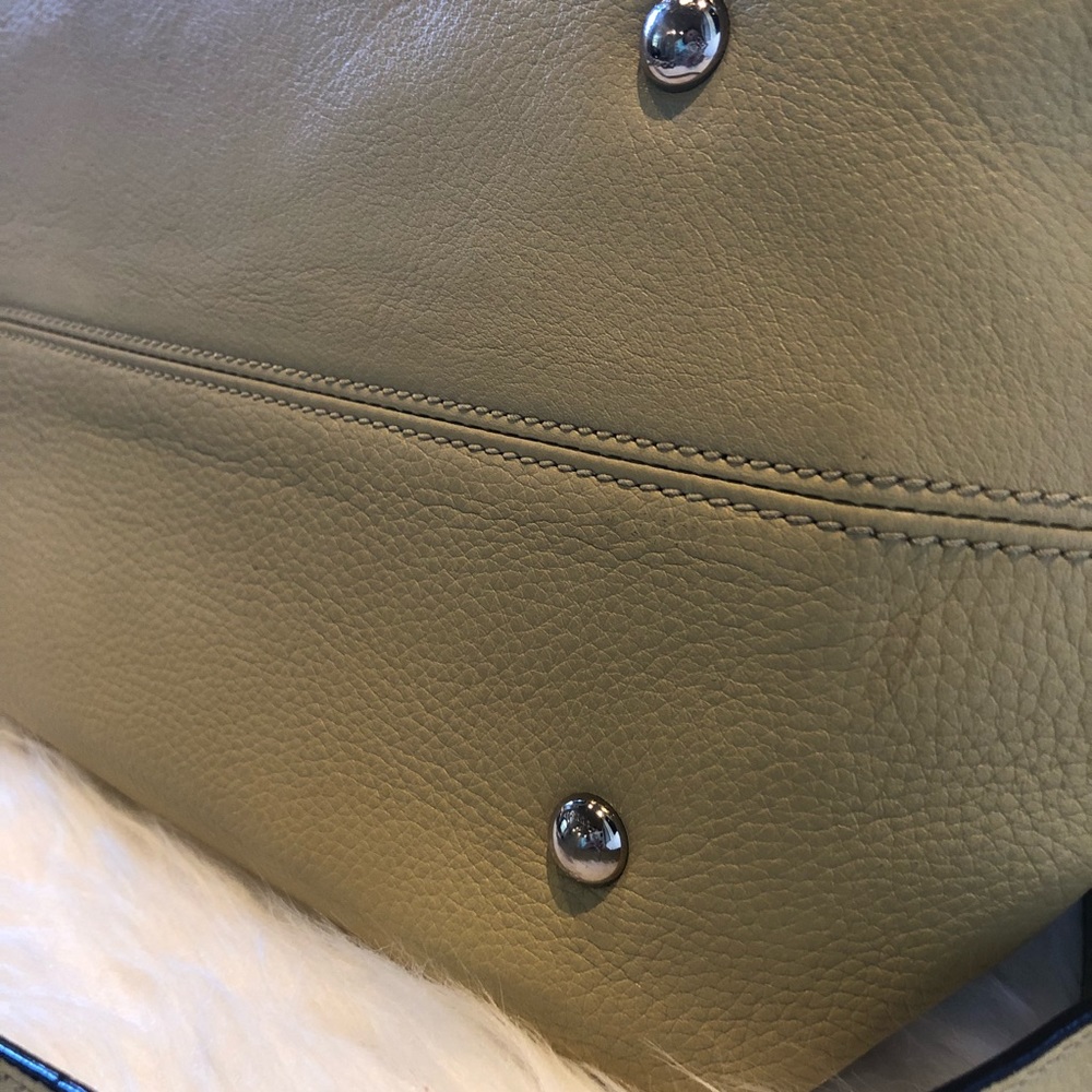 Salvatore Ferragamo Large Sofia Tote Vanilla Color - image 7